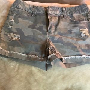 Mudd girls camo shorts